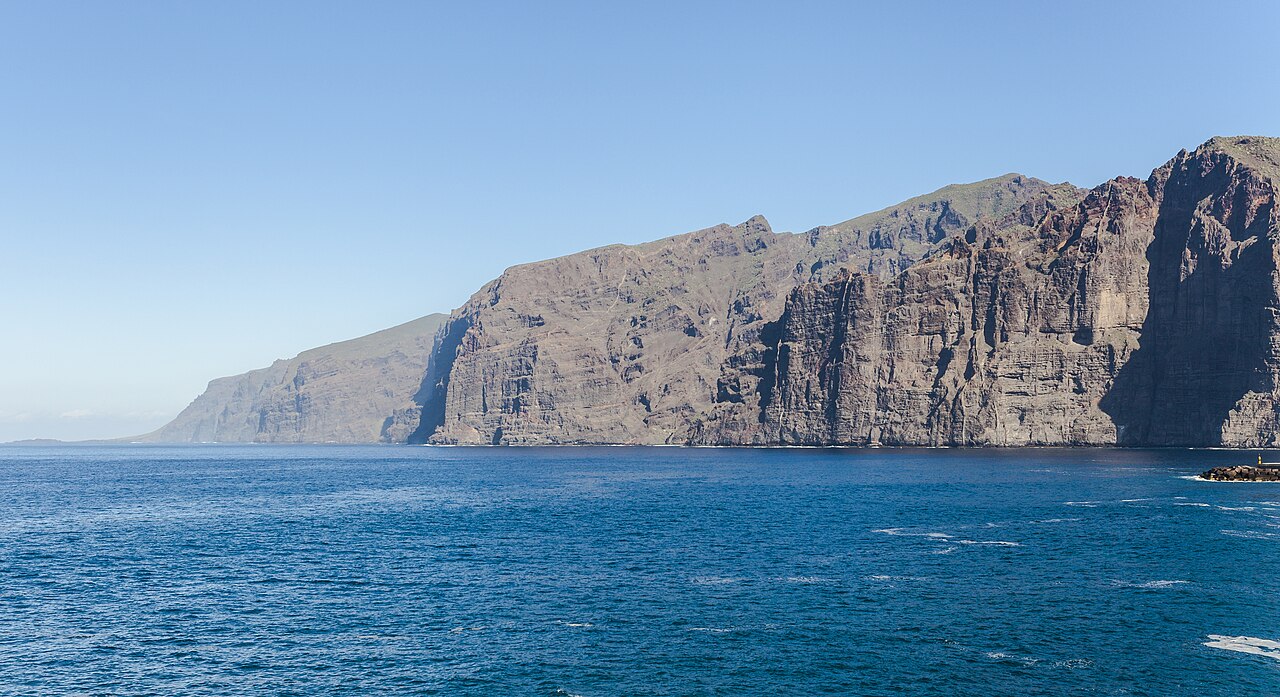 Acantilados de Los Gigantes en Tenerife: La muralla volcánica que ...
